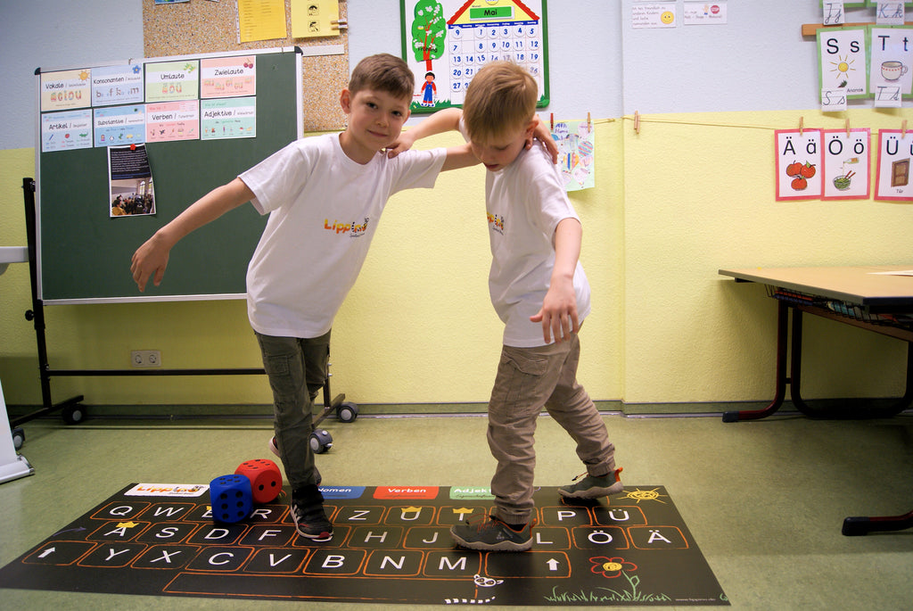 Kinder üben Grundwortschatz spielerisch